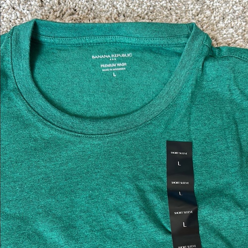 Banana Republic Men's Green T-Shirt